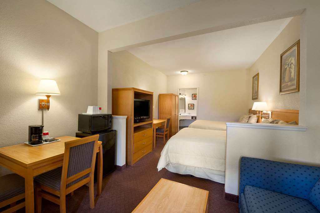 Ramada By Wyndham Kissimmee Downtown Hotel Habitación foto